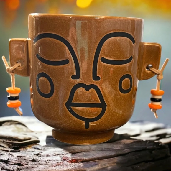 Ceramic face candle. Notes of lemon mingled with blooming geranium. - Picture 3 of 6